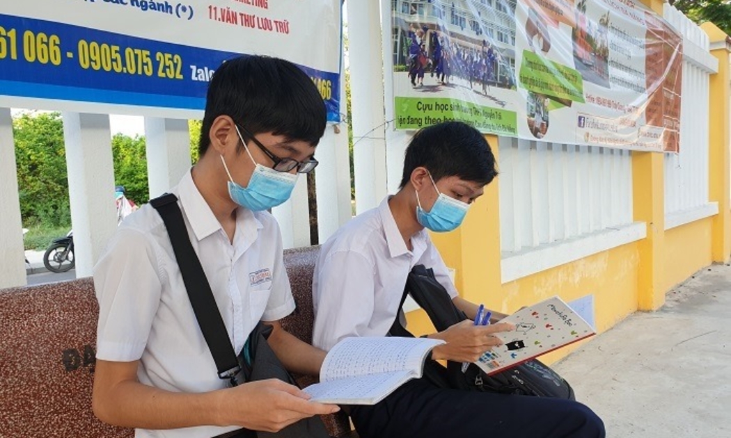 Trong trường học, học sinh Quảng Nam thực hiện nghiêm các biện pháp phòng dịch
