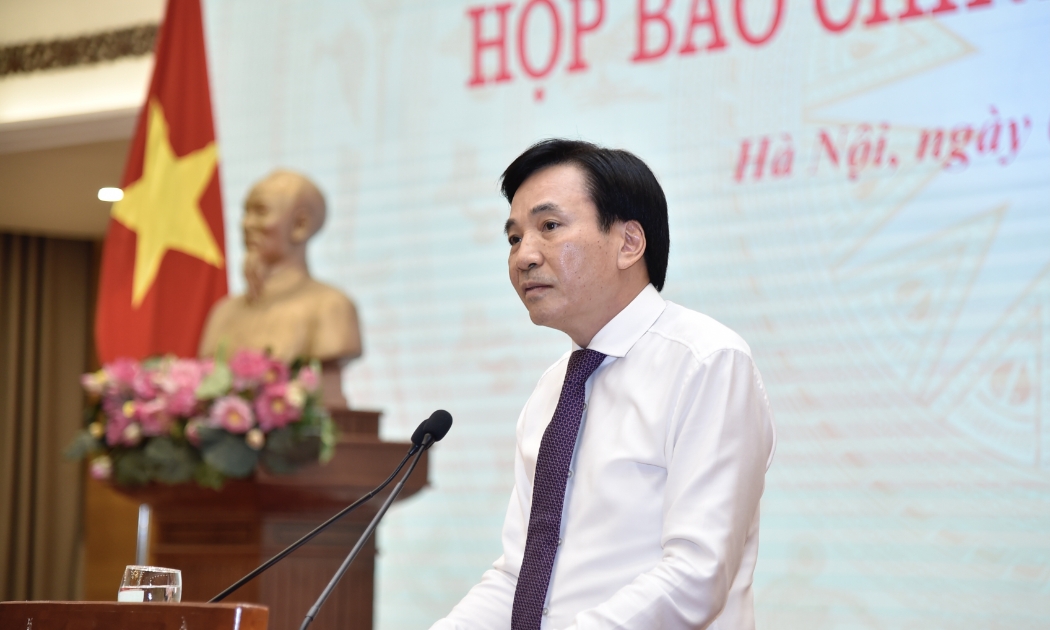 Bộ trưởng, Chủ nhiệm Văn phòng Chính phủ, Trần Văn Sơn phát biểu tại họp báo - Ảnh: VGP