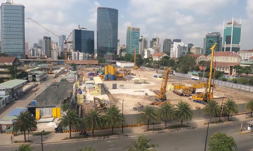 Công trình đang xây dựng của Sun Tower, nằm trong khu phức hợp Grand Marina, Saigon.