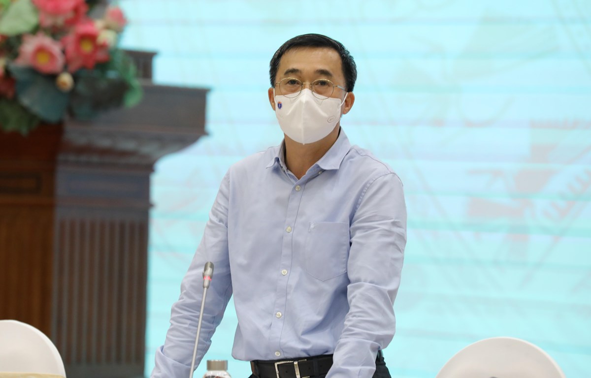 Thứ trưởng Bộ Y tế Trần Văn Thuấn tại họp báo - Ảnh: TTXVN