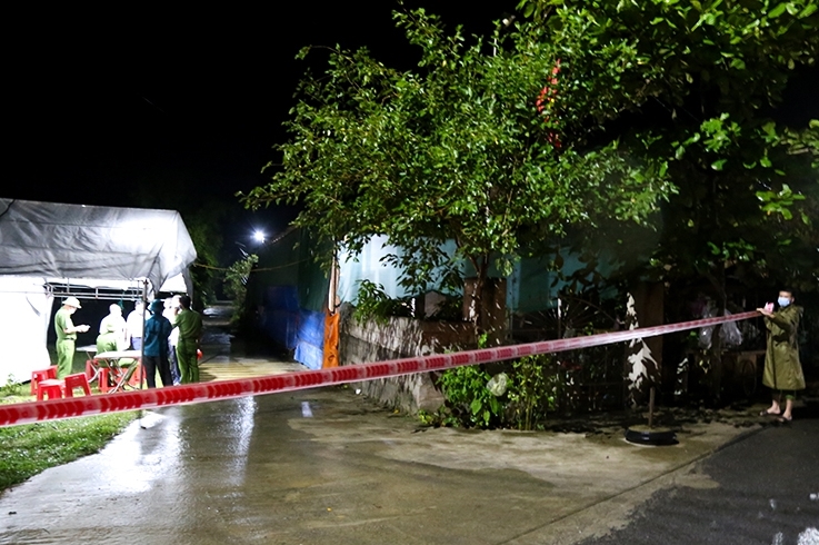 Quyết liệt chống dịch ngay trong đêm