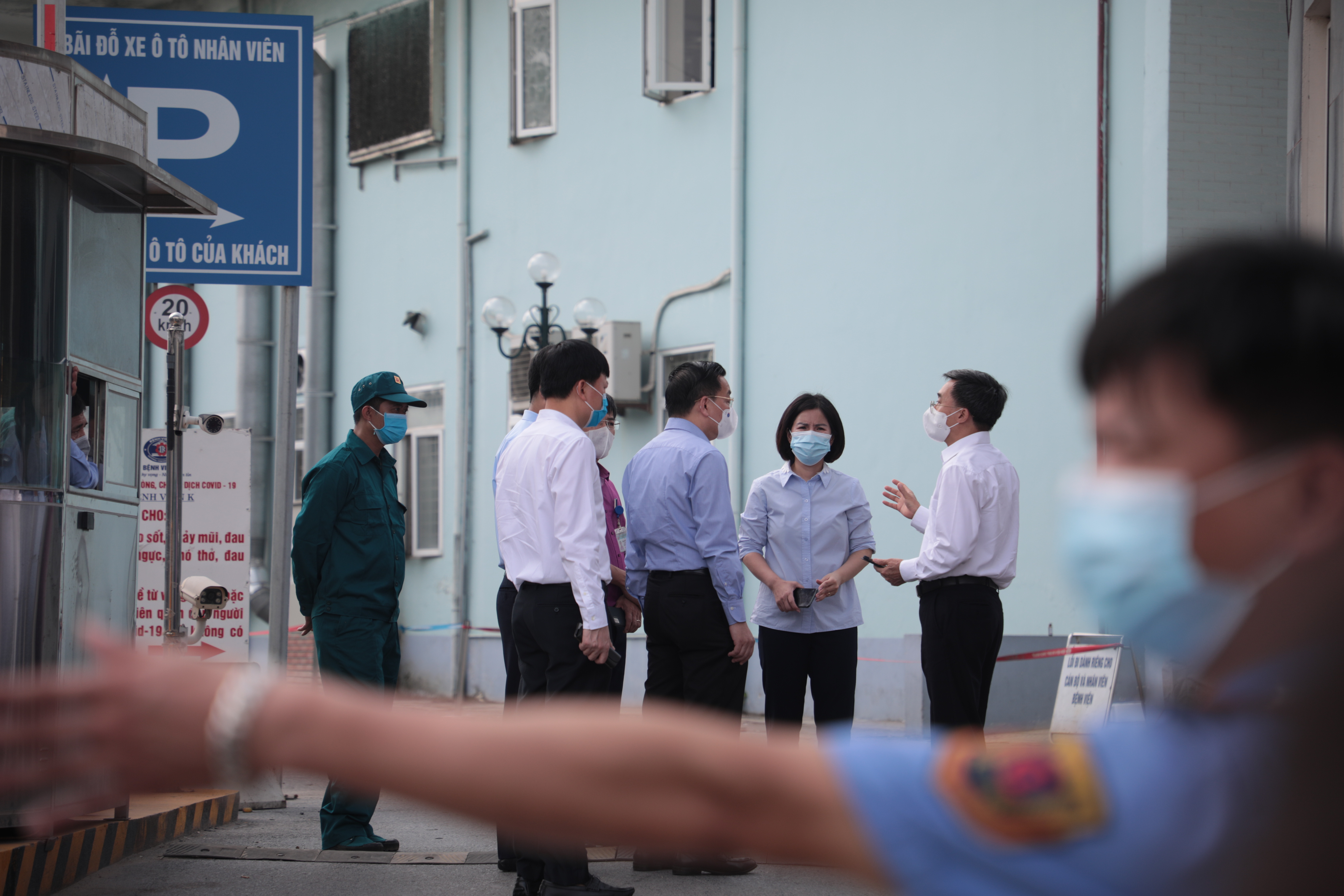 Chủ tịch Hà Nội cùng đoàn công tác kiểm tra tại Bệnh viện K Tân Triều.