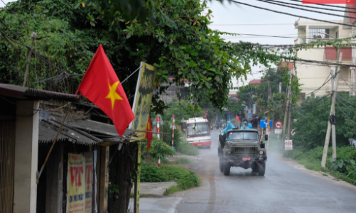 [Phóng sự ảnh] Phun khử khuẩn huyện Thường Tín, Phó Chủ tịch UBND Tp.Hà Nội Chử Xuân Dũng trực tiếp kiểm tra