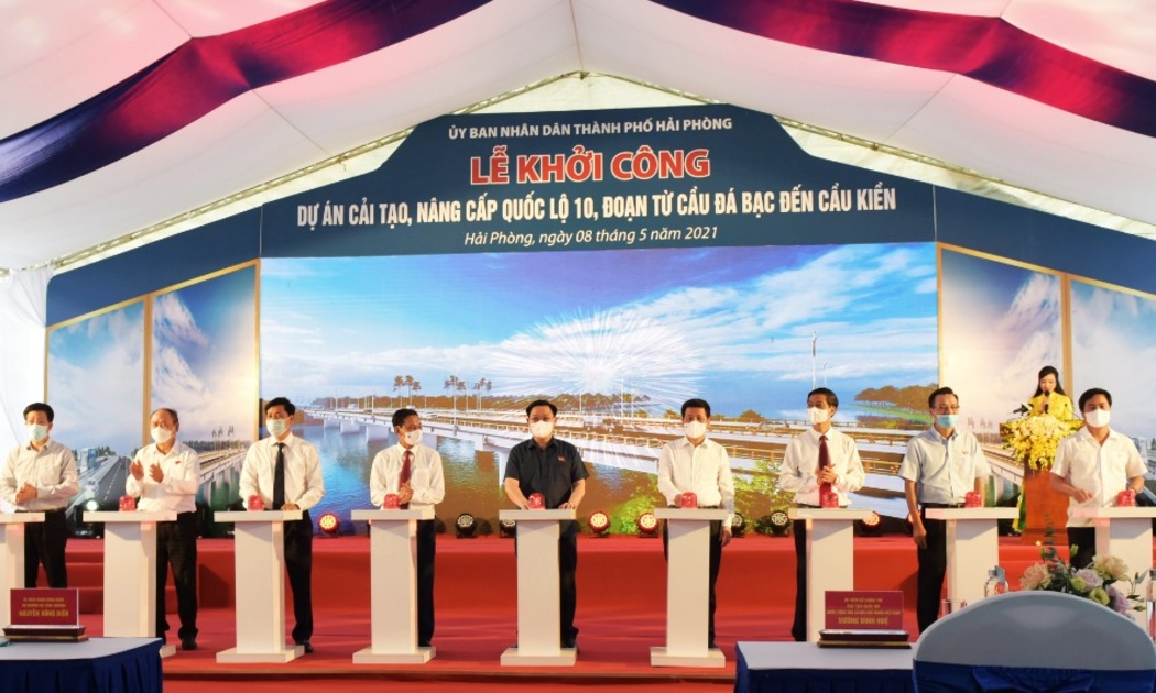 Lễ khởi công cải tạo, nâng cấp Quốc lộ 10, đoạn từ cầu Đá Bạc đến cầu Kiền