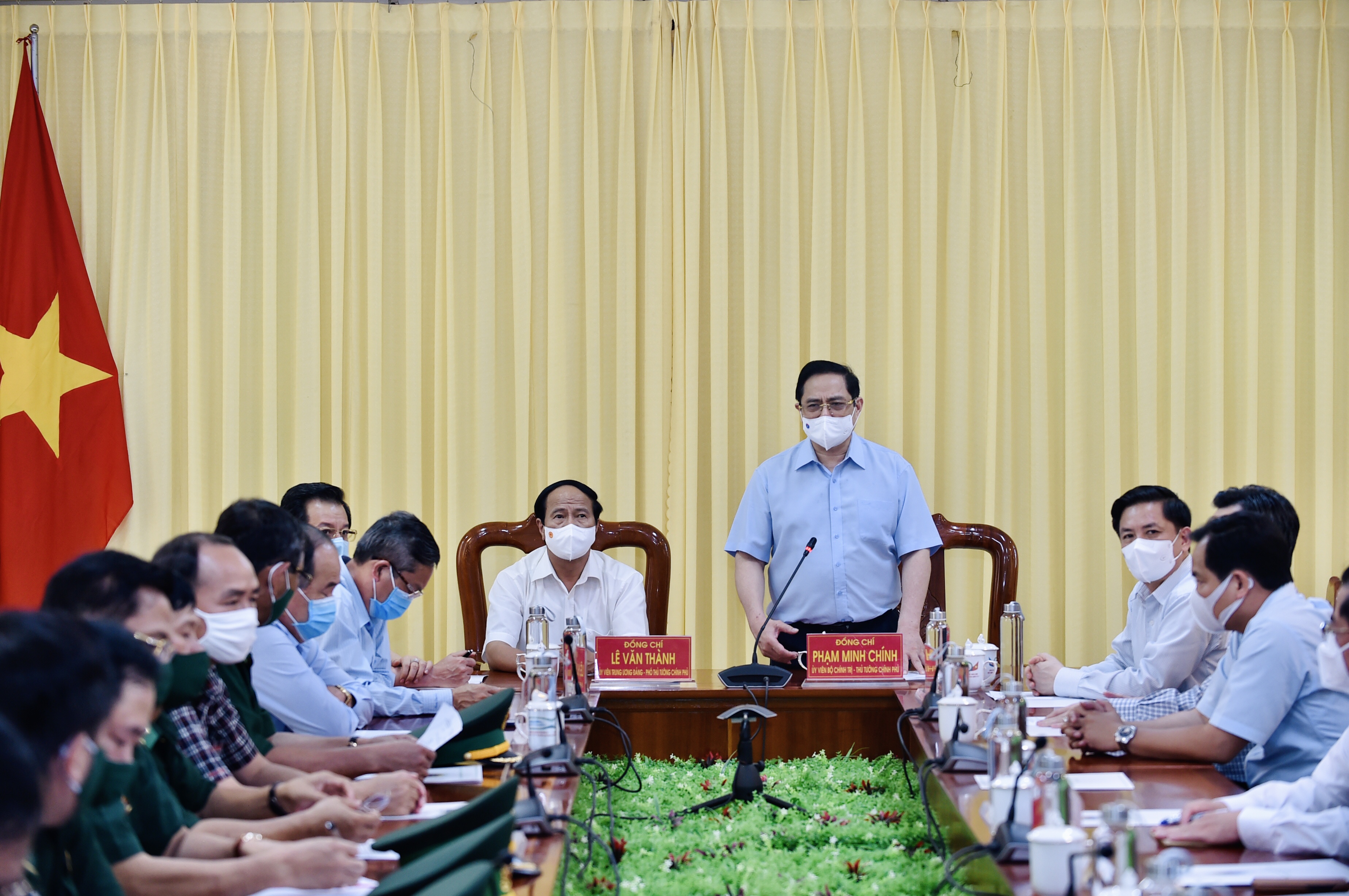 Thủ tướng Phạm Minh Chính tại cuộc họp khẩn với các tỉnh biên giới phía Tây Nam - Ảnh: VGP