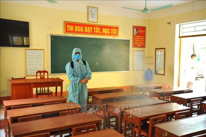 Lịch học của học sinh ở nhiều tỉnh thành được điều chỉnh để chống dịch