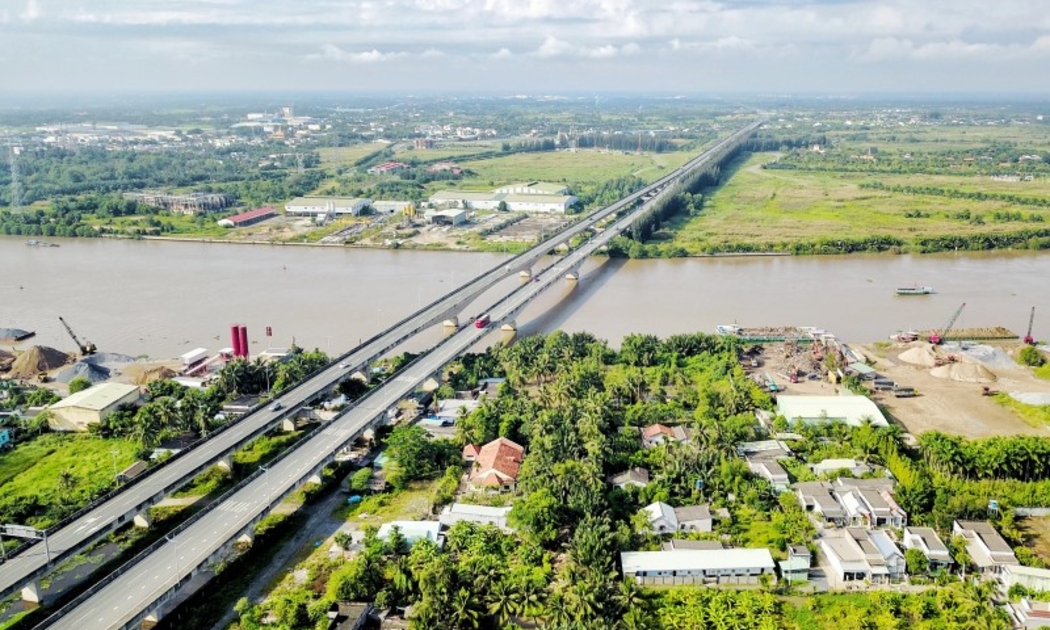 Các tuyến giao thông trọng điểm kết nối giữa Tp.HCM – Long An ngày càng hoàn thiện.