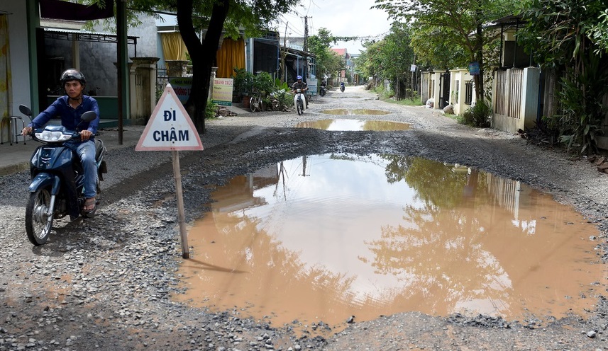 Chủ đầu tư cao tốc 34.500 tỷ chậm hoàn trả mặt đường cho người dân.