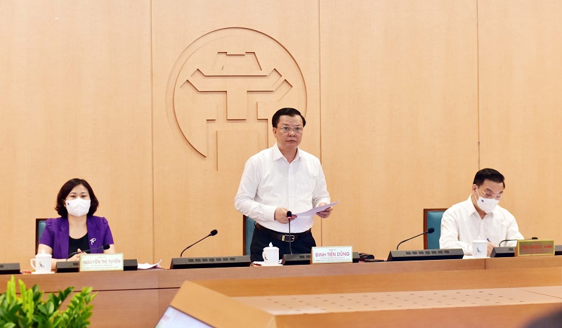 Bí thư Thành ủy Hà Nội Đinh Tiến Dũng chủ trì cuộc họp chiều 10/5. 