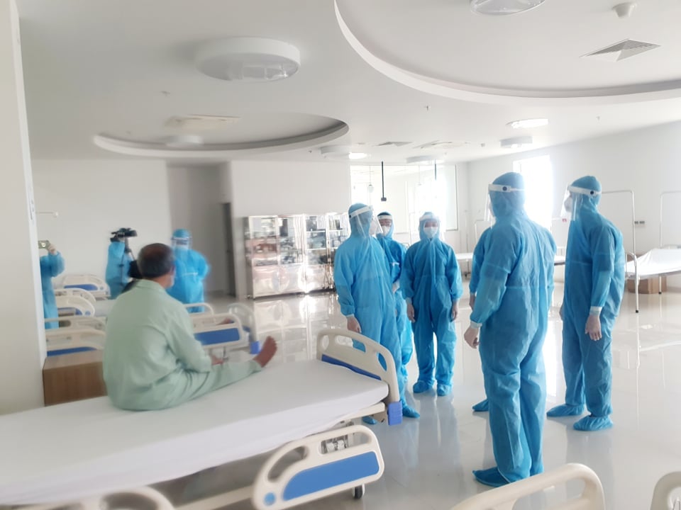 Bệnh viện Bạch Mai cơ sở 2 đã chuẩn bị một tòa nhà riêng biệt để tiếp nhận các bệnh nhân từ Bệnh viện Bệnh nhiệt đới chuyển đến.