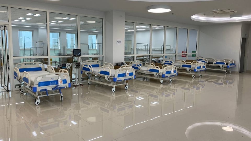 Bệnh viện cũng đã chuẩn bị sẵn sàng 200 giường bệnh để sẵn sàng tiếp nhận các bệnh nhân dương tính của Hà Nội, F1 nguy cơ cao trong tình hình dịch ngày càng phức tạp.