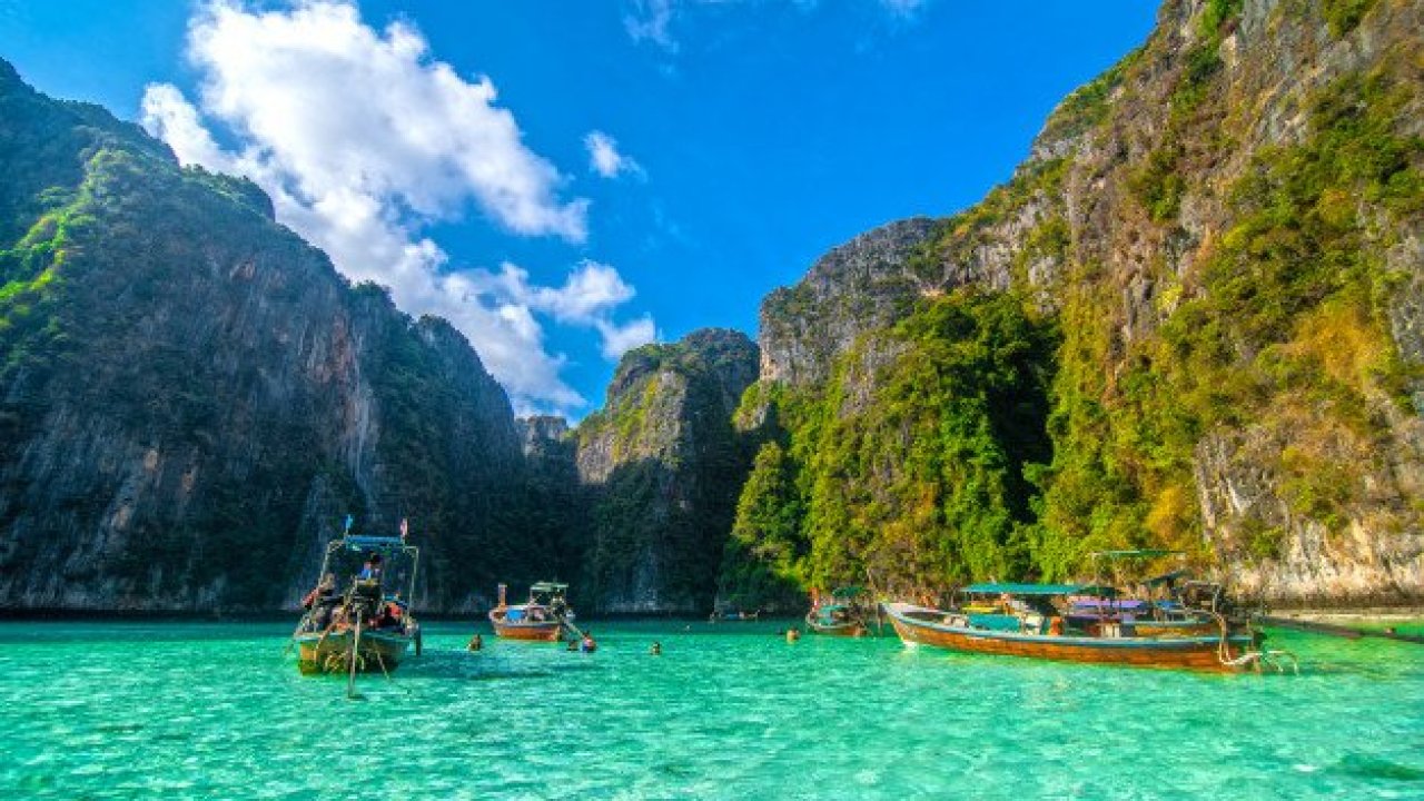 Xứ sở chùa Vàng đang nỗ lực giảm số ca Covid-19 tại Phuket còn 0 để kịp mở cửa đón khách quốc tế trở lại từ 1/7.