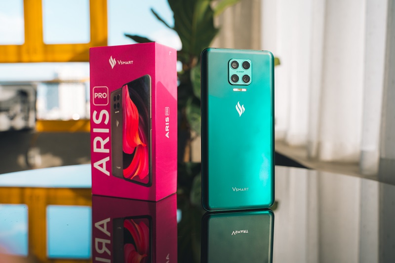Vsmart tiên phong smartphone Aris Pro có camera trước ẩn dưới màn hình.