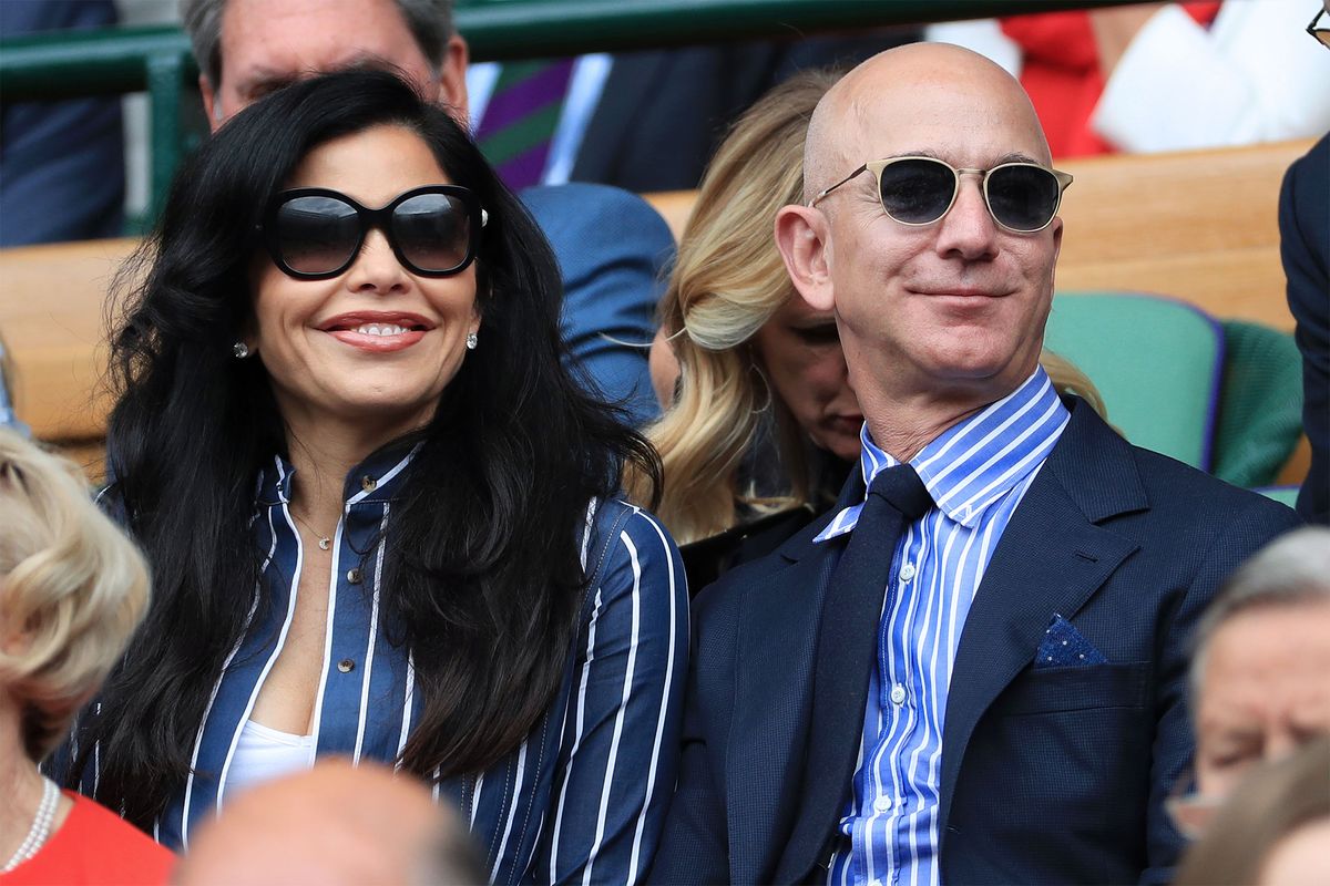Tỷ phú Jeff Bezos và bạn gái Lauren Sanchez - Ảnh: Getty Images
