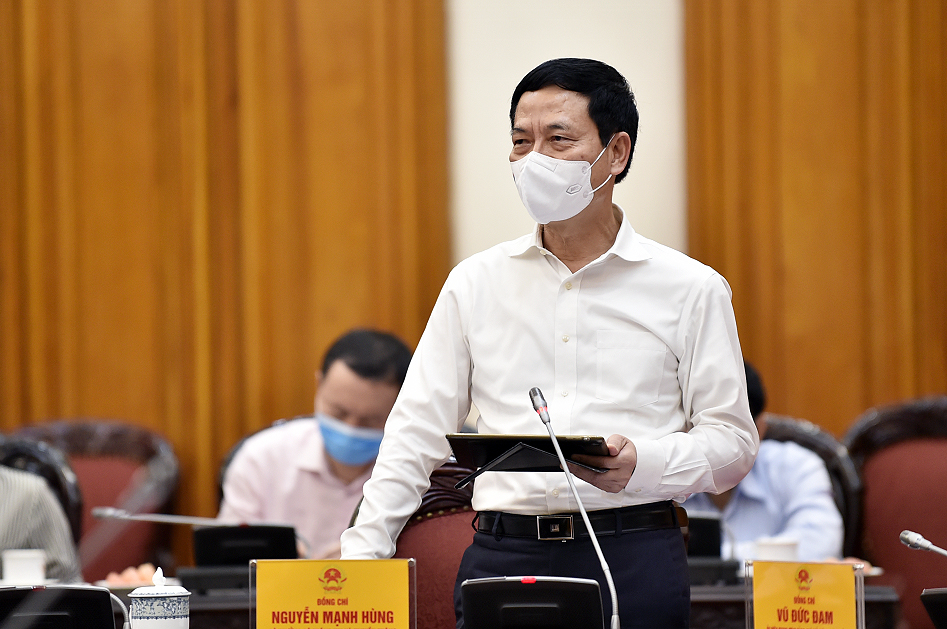 Bộ trưởng Bộ Thông tin và Truyền thông Nguyễn Mạnh Hùng tại cuộc làm việc - Ảnh: VGP.