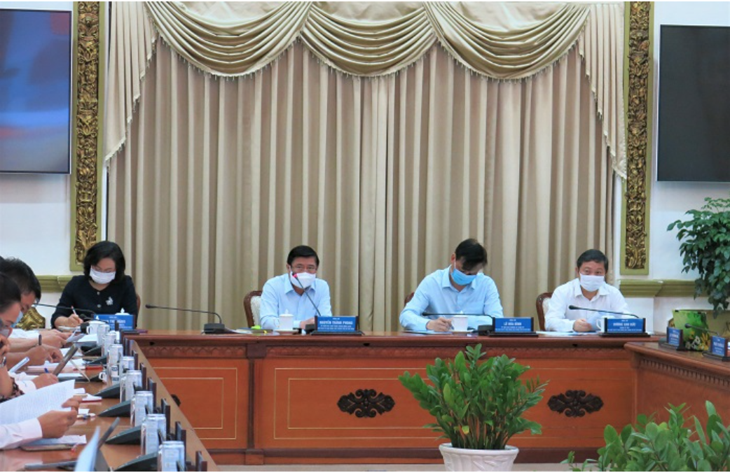 Thường trực UBND TPHCM chủ trì phiên họp.