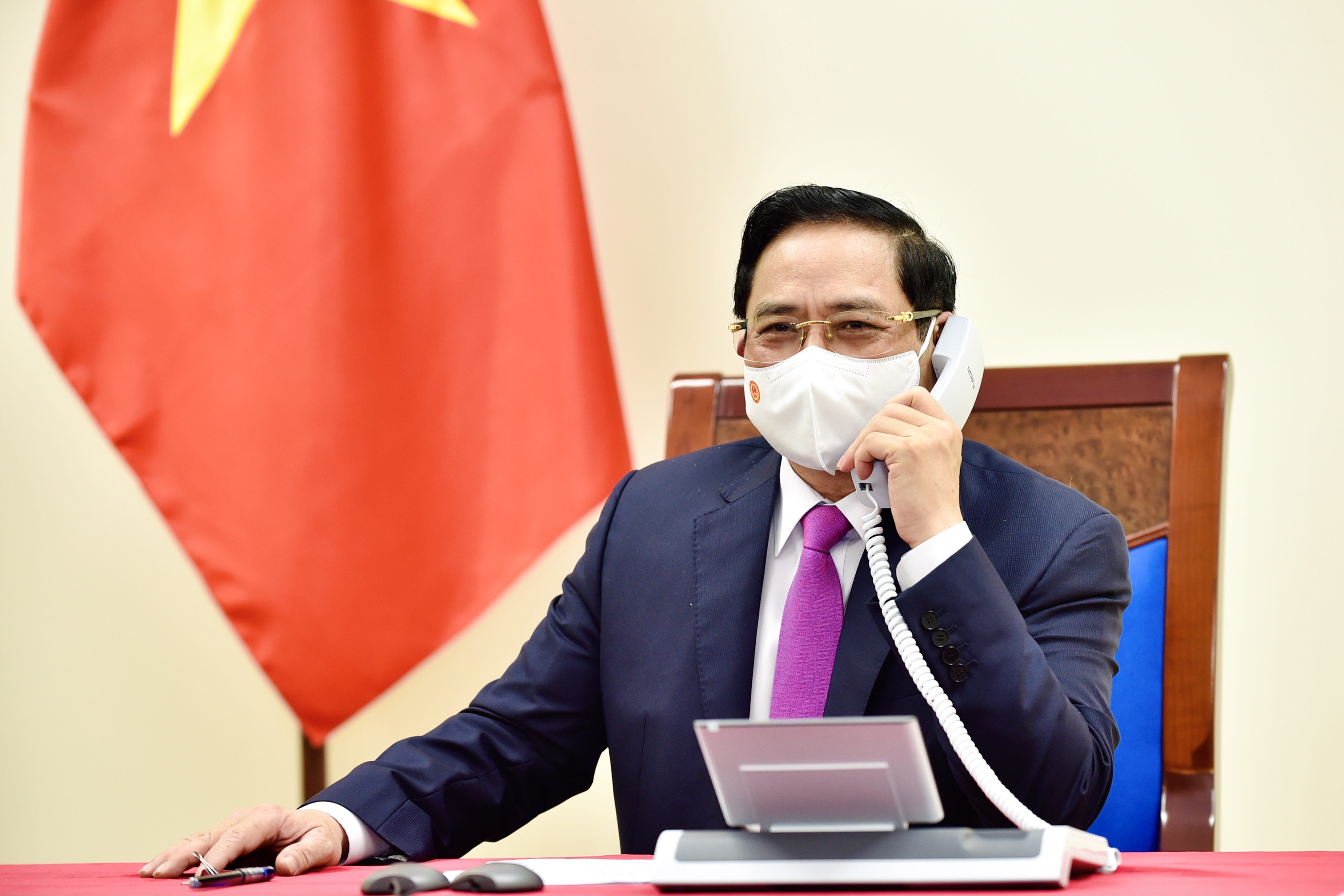 Thủ tướng Phạm Minh Chính tại cuộc điện đàm với Thủ tướng Thái Lan ngày 12/5 - Ảnh: VGP.