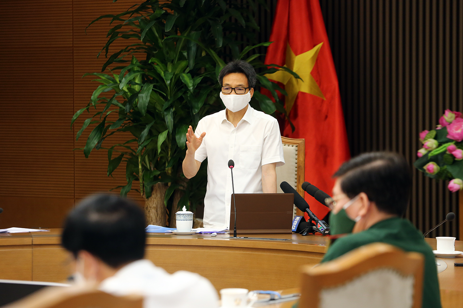 Phó Thủ tướng Vũ Đức Đam phát biểu chỉ đạo tại cuộc họp - Ảnh: VGP.