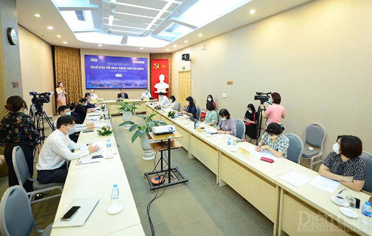 Tọa đàm trực tuyến "Thuế giá trị gia tăng với hoạt động thư tín dụng"