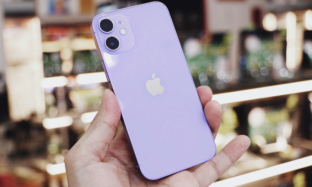 Bộ đôi iPhone 12 mini và iPhone 12 màu tím vừa mới ra mắt đã giảm đến 2,8 triệu.