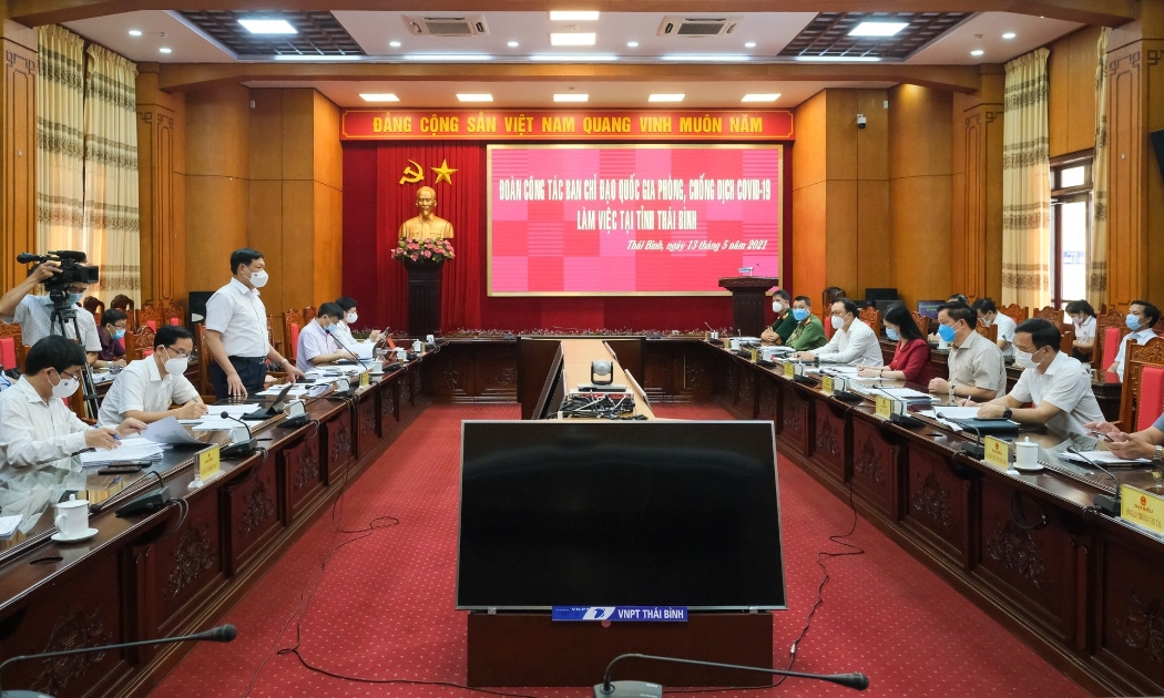Toàn cảnh buổi làm việc của đoàn công tác Bộ Y tế và Ủy ban nhân dân tỉnh Thái Bình về công tác phòng chống Covid-19.