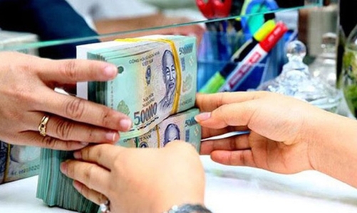 Giao dịch liên ngân hàng đột biến gấp đôi cùng kỳ, lãi suất lập mặt bằng cao mới