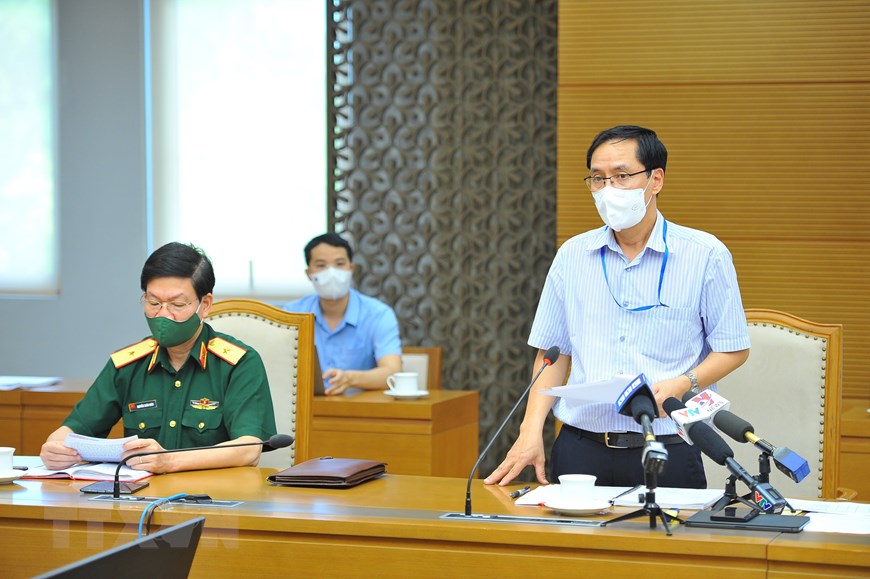 Cục trưởng Cục Y tế dự phòng (Bộ Y tế) Đặng Quang Tấn phát biểu tại cuộc họp - Ảnh: TTXVN.