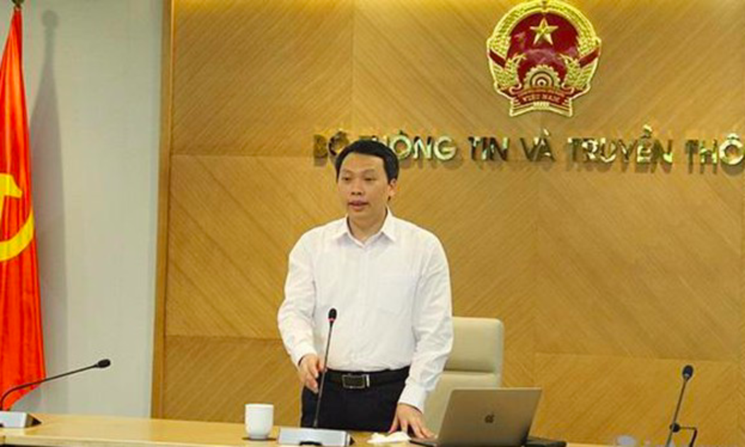 Thứ trưởng Nguyễn Huy Dũng chủ trì cuộc họp từ điểm cầu Bộ Thông tin và Truyền thông - 18 Nguyễn Du, Hà Nội.