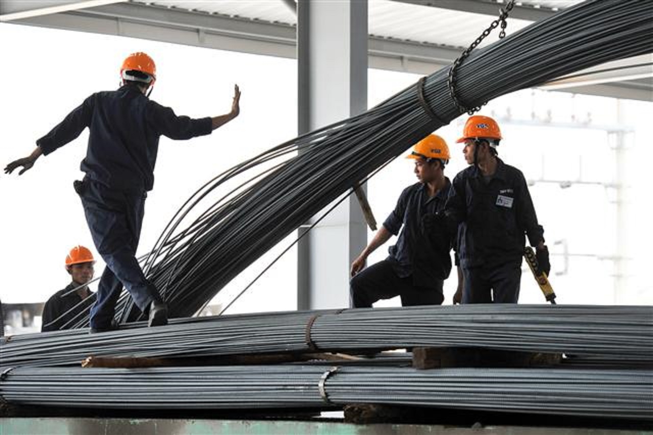 Bộ Công Thương yêu cầu các doanh nghiệp sản xuất, kinh doanh thép áp dụng các biện pháp nhằm giảm giá thép.