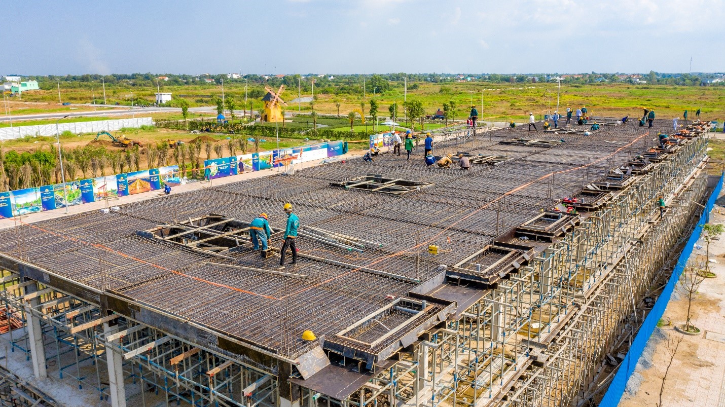 The Sol City đang được gấp rút hoàn thiện.