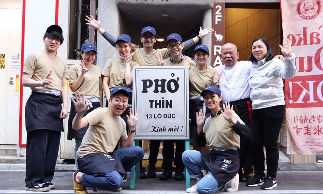 Hơn 100 bát phở được bán đi và trong vòng chưa đầy 1 giờ đồng hồ trong ngày khai trương tại Tokyo.