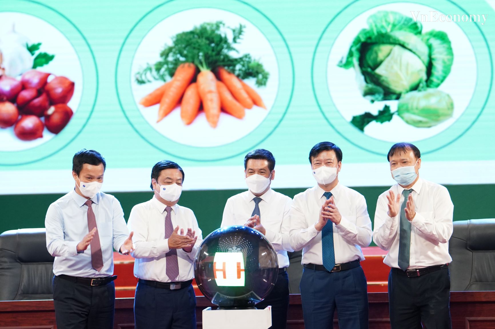 Khởi động chương trình đưa vải thiều và nông sản tỉnh Hải Dương lên sàn thương mại điện tử. Đây là một phần của chương trình Xúc tiến thương mại Quốc gia.