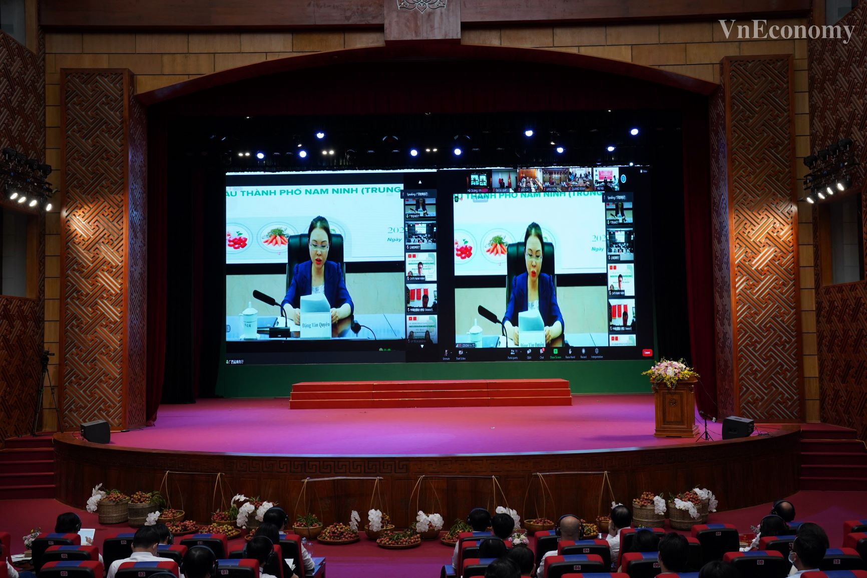 Đại&nbsp; diện Sở Thương mại Quảng T&acirc;y ph&aacute;t biểu từ điểm cầu trực tuyến tại Nam Ninh, Quảng T&acirc;y, Trung Quốc.