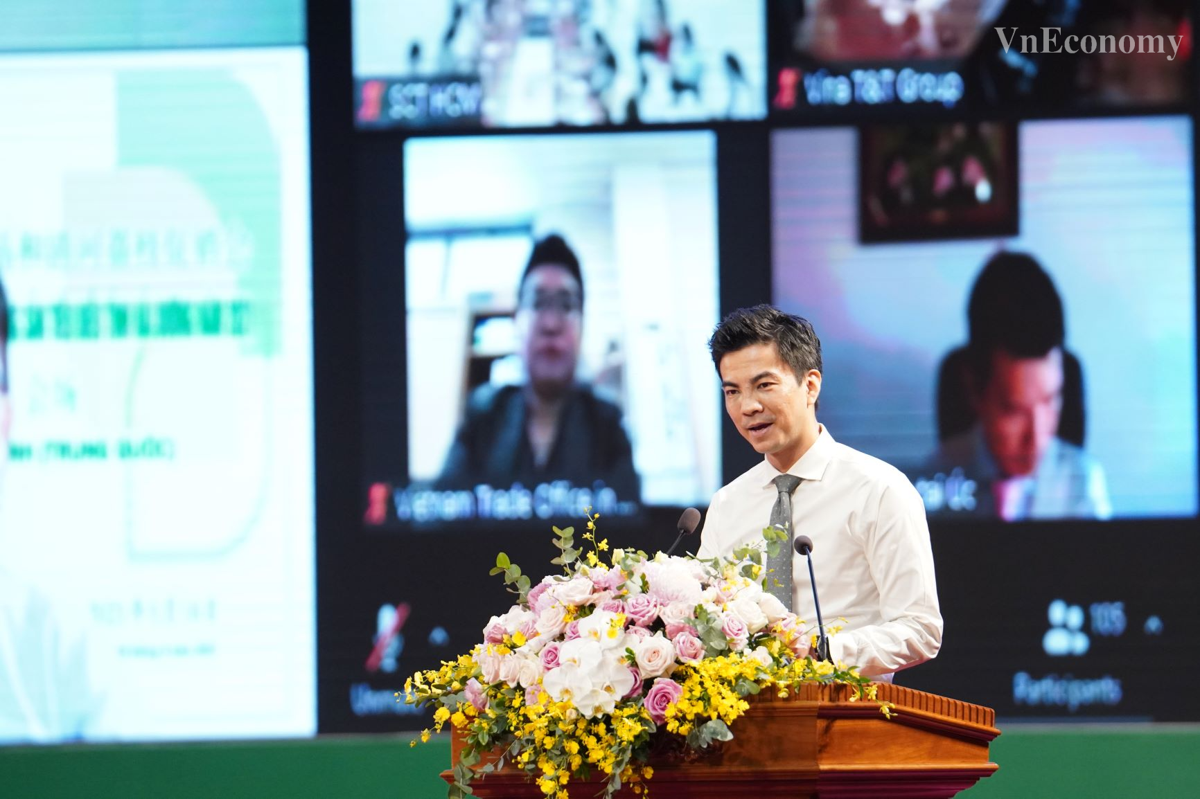 Ông James Dong, Tổng giám đốc Lazada Việt Nam phát biểu ý kiến.