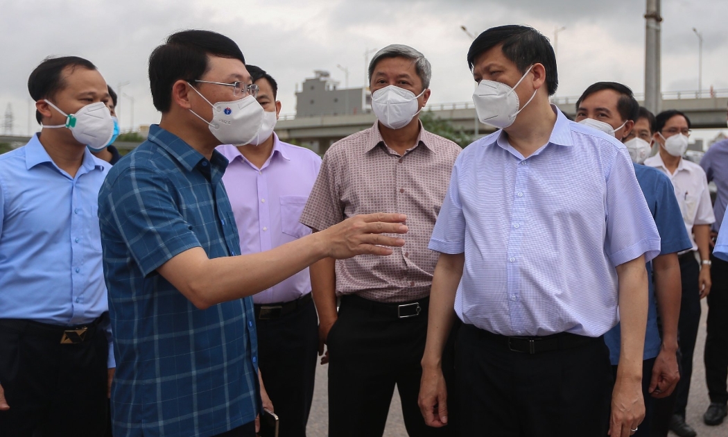 Đoàn công tác của Bộ Y tế kiểm tra công tác phòng chống dịch Covid-19 tại Khu công nghiệp Quang Châu, tỉnh Bắc Giang.