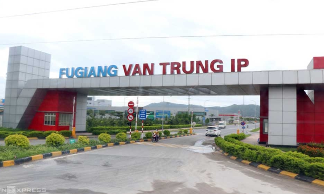 Trước khi đi đến quyết định tạm dừng hoạt động bốn trong sáu khu công nghiệp, tỉnh đã họp với các doanh nghiệp.