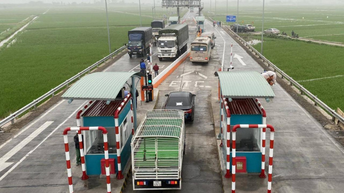 Trạm thu phí Km72+800 trên tuyến tránh thị trấn Đông Hưng