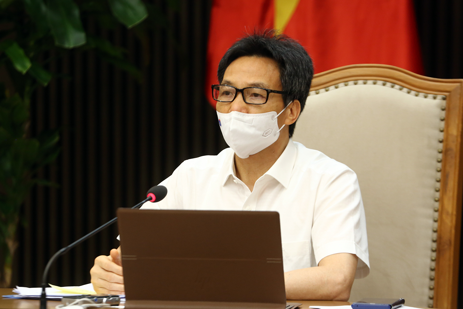 Phó Thủ tướng Vũ Đức Đam họp trực tuyến với tỉnh Bắc Giang và Bắc Ninh về phòng, chống dịch Covid-19 chiều 20/5. Ảnh - Đình Nam. 