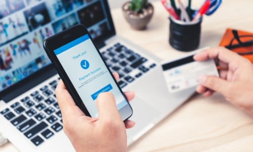 Dịch Covid diễn biến phức tạp, Bắc Giang khuyến khích người dân thanh toán không dùng tiền mặt