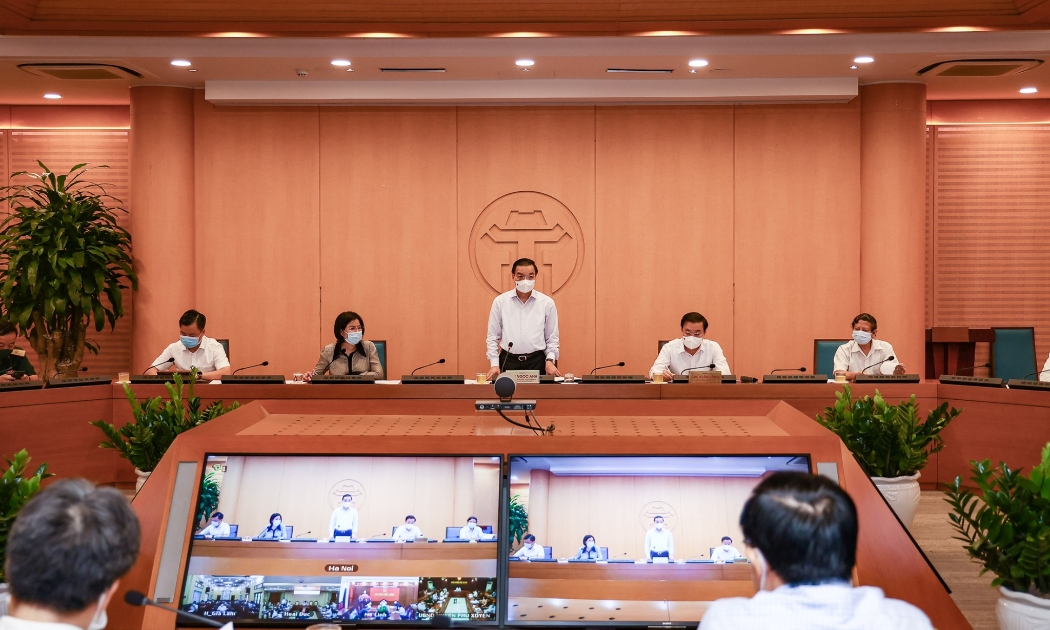 Chủ tịch Ủy ban nhân dân thành phố Hà Nội Chu Ngọc Anh phát biểu tại cuộc họp.