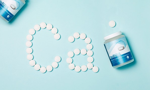 Canxi là một chất cần thiết mà cơ thể không thể tự tổng hợp nên cần bổ sung hoàn toàn từ nguồn thực phẩm bên ngoài.
