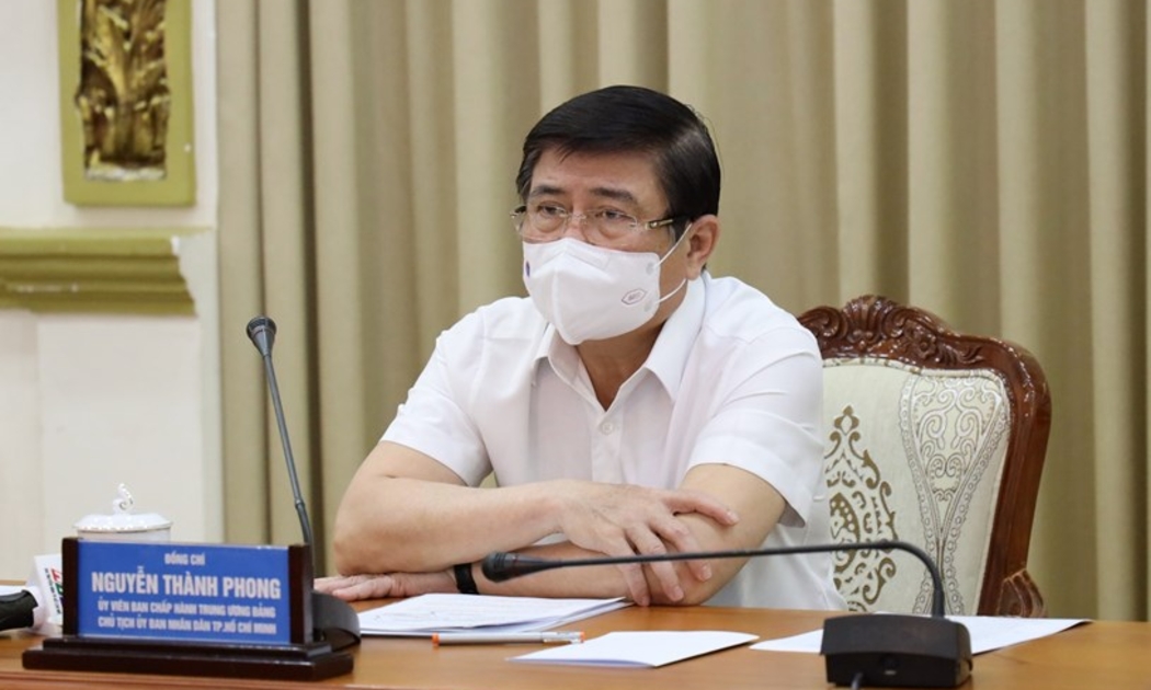 Chủ tịch UBND TP Nguyễn Thành Phong chủ trì cuộc họp sáng 21/5/2021.