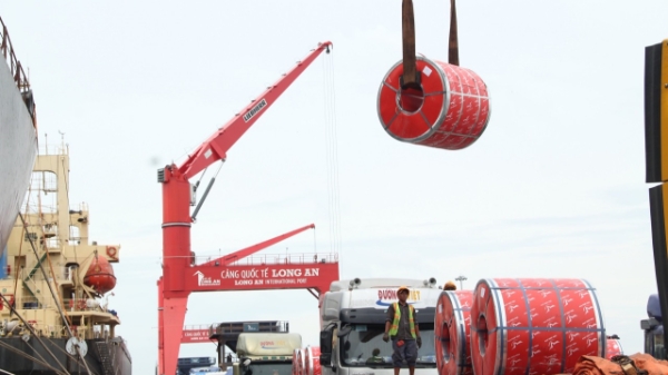 Thân gái dặm trường, gây dựng cơ nghiệp