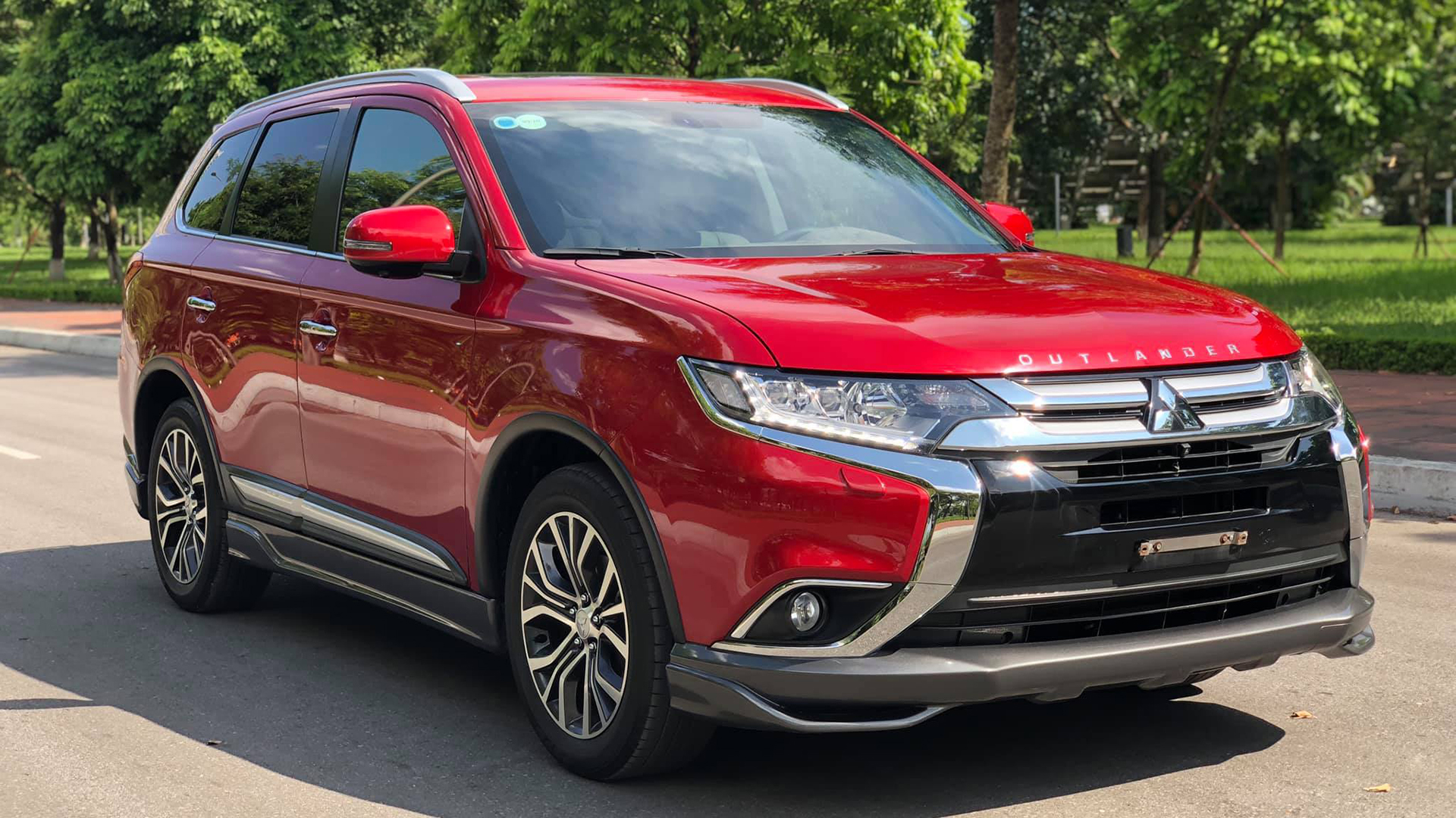 Giá xe ôtô hôm nay 233 Mitsubishi Outlander dao động từ 825  1079 triệu  đồng