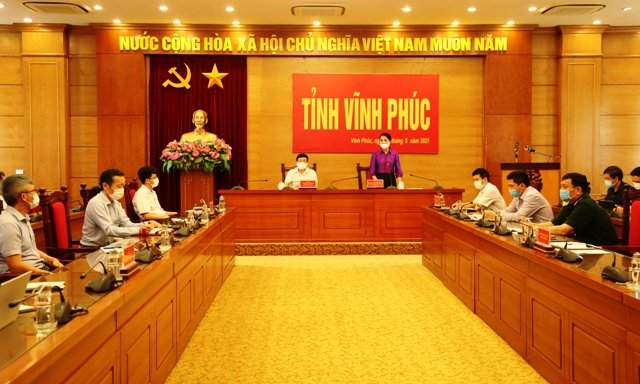 Vĩnh  Phúc họp bàn các biện pháp phòng chống dịch tại các khu công nghiệp. Ảnh: Khánh Linh.