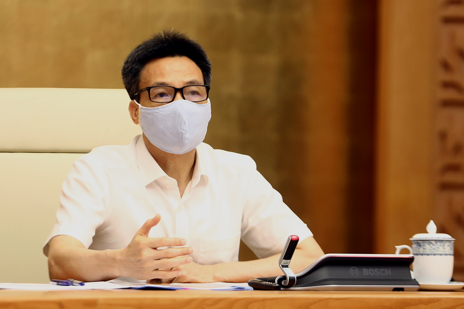 Phó Thủ tướng Vũ Đức Đam chủ trì cuộc họp Ban Chỉ đạo quốc gia phòng, chống dịch Covid-19 chiều 21/5. Ảnh - VGP/Đình Nam. 