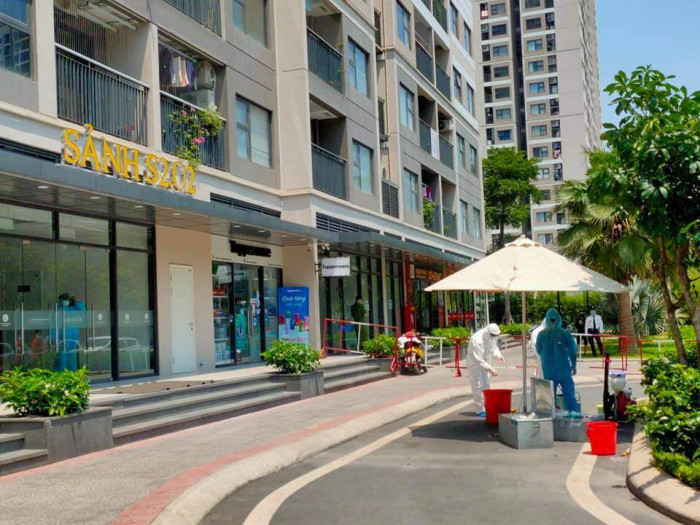 Một tòa nhà ở khu đô thị Vinhome Ocean Park bị phong tỏa .
