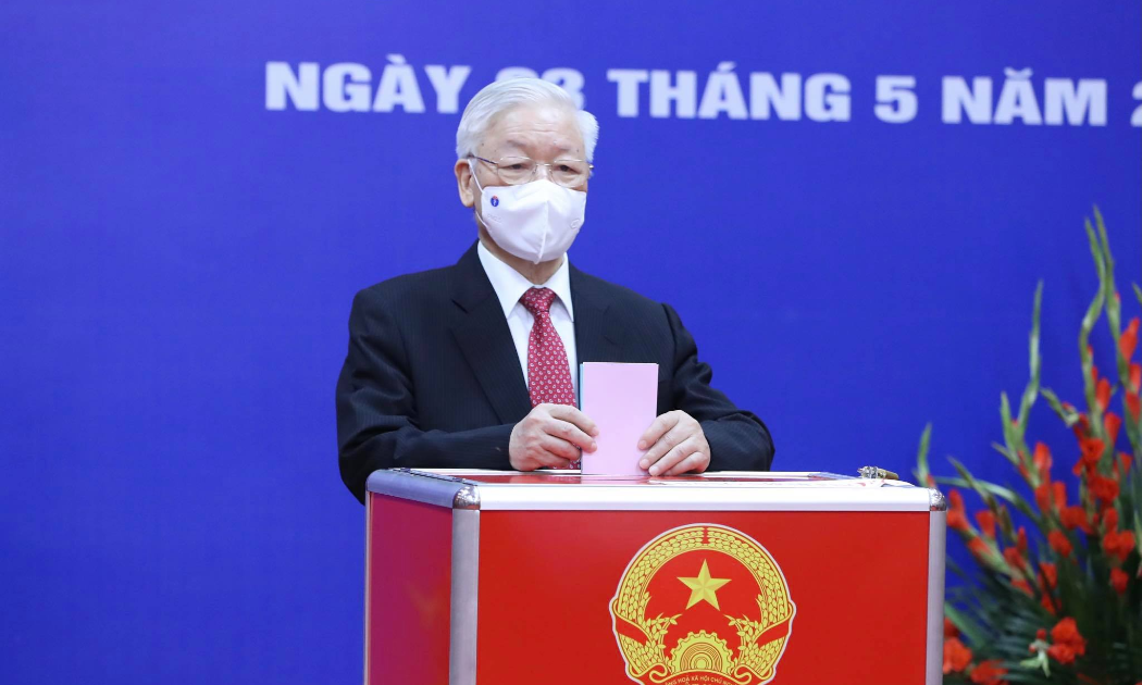 Tổng bí thư Nguyễn Phú Trọng bỏ phiếu bầu đại biểu Quốc hội khoá XV và đại biểu HĐND các cấp nhiệm kỳ 2021-2026.