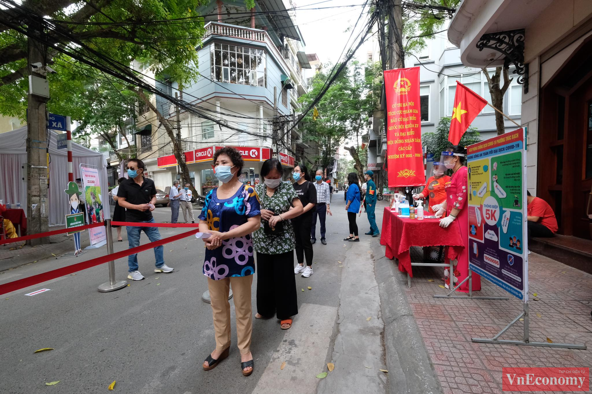 Không khí tưng bừng tại Hà Nội trong ngày hội lớn của toàn dân.