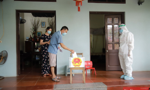 Giữa tâm dịch Bắc Ninh, ngày hội bầu cử diễn ra trang trọng, an toàn